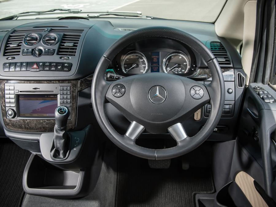  Mercedes-Benz Viano 2010 года  (UK) (фото 4 из 18)